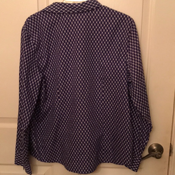NEW 2/$20 Chico’s “No Iron” button down sz 2 - Picture 4 of 6